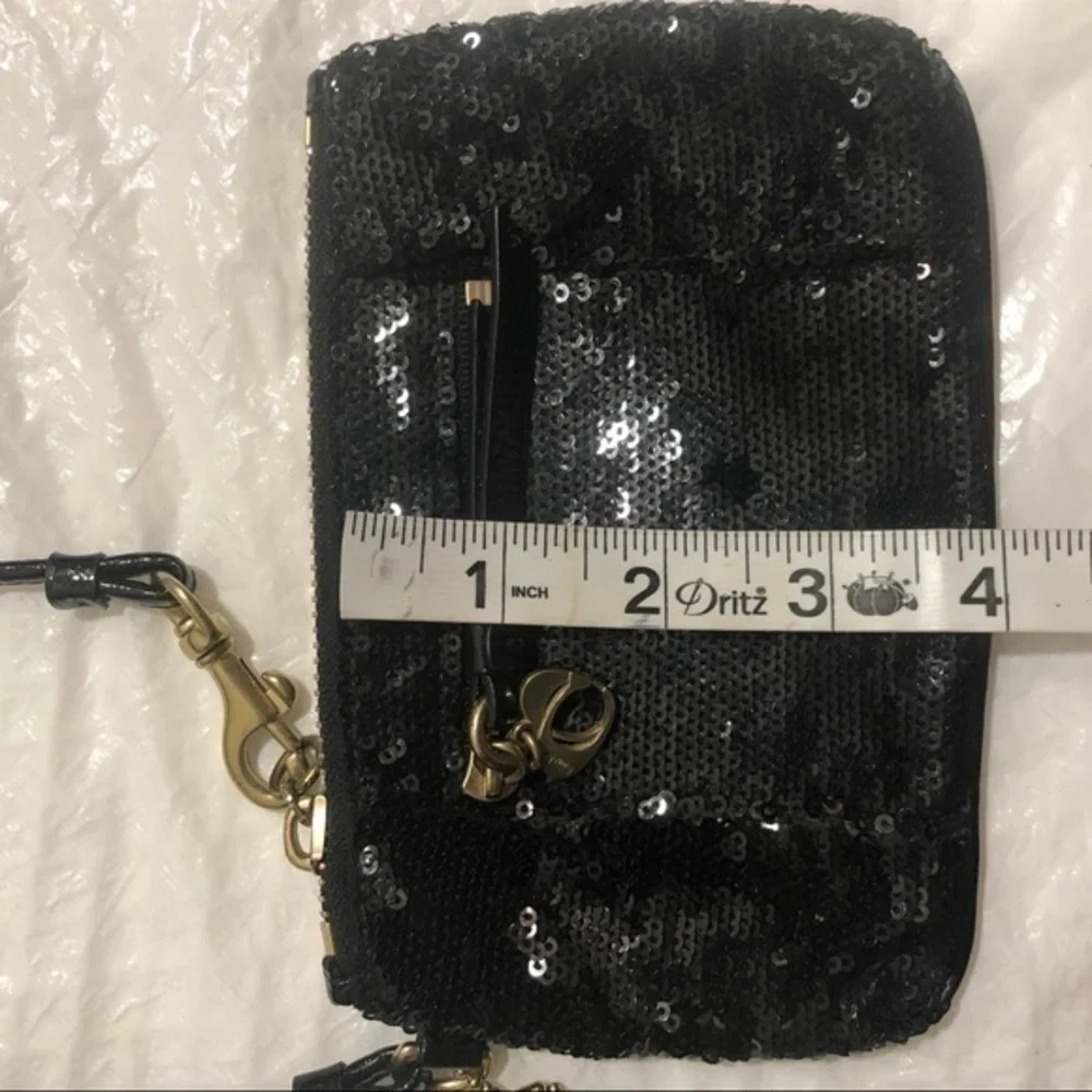 Coach vintage y2k poppy sequined black wristlet mini bag evening